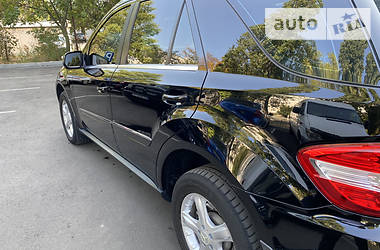 Внедорожник / Кроссовер Mercedes-Benz M-Class 2009 в 