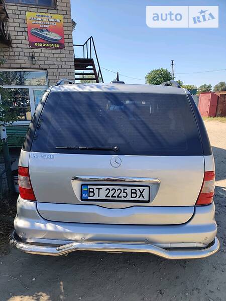 Позашляховик / Кросовер Mercedes-Benz M-Class 2002 в Херсоні