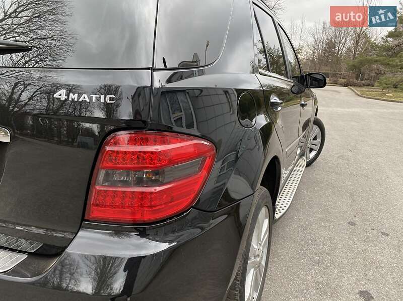 Внедорожник / Кроссовер Mercedes-Benz M-Class 2008 в Никополе