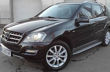 Внедорожник / Кроссовер Mercedes-Benz M-Class 2011 в Кривом Роге