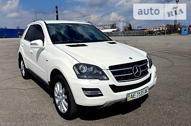 Mercedes-Benz M-Class 2010