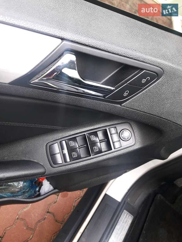 Внедорожник / Кроссовер Mercedes-Benz M-Class 2010 в Киеве