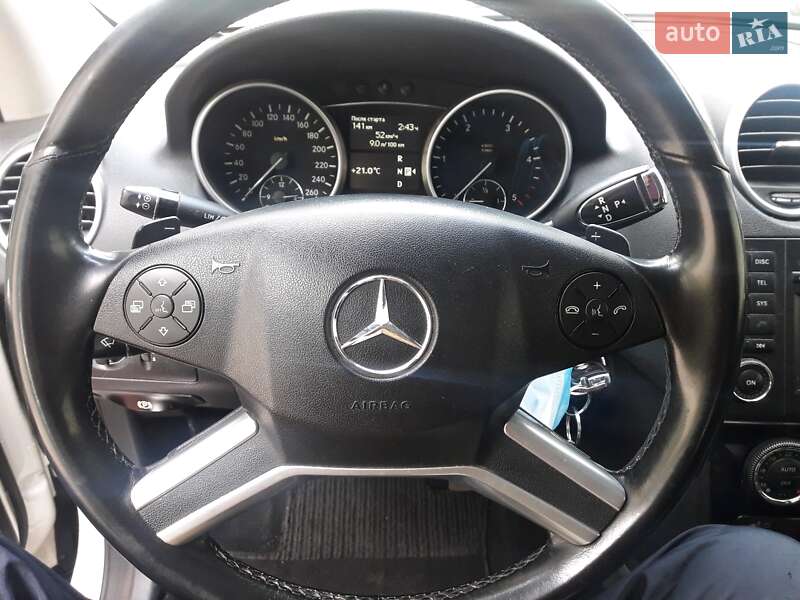 Внедорожник / Кроссовер Mercedes-Benz M-Class 2010 в Киеве
