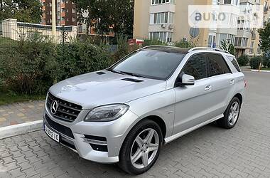 Mercedes-Benz M-Class 2012 Mercedes-Benz M-Class 2012