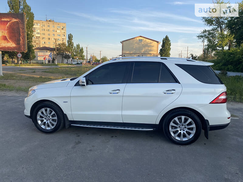 Внедорожник / Кроссовер Mercedes-Benz M-Class 2011 в Одессе