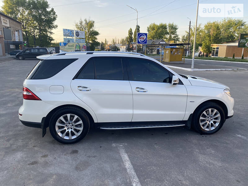 Внедорожник / Кроссовер Mercedes-Benz M-Class 2011 в Одессе