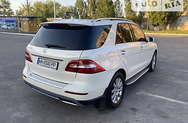 Позашляховик / Кросовер Mercedes-Benz M-Class 2011 в Одесі