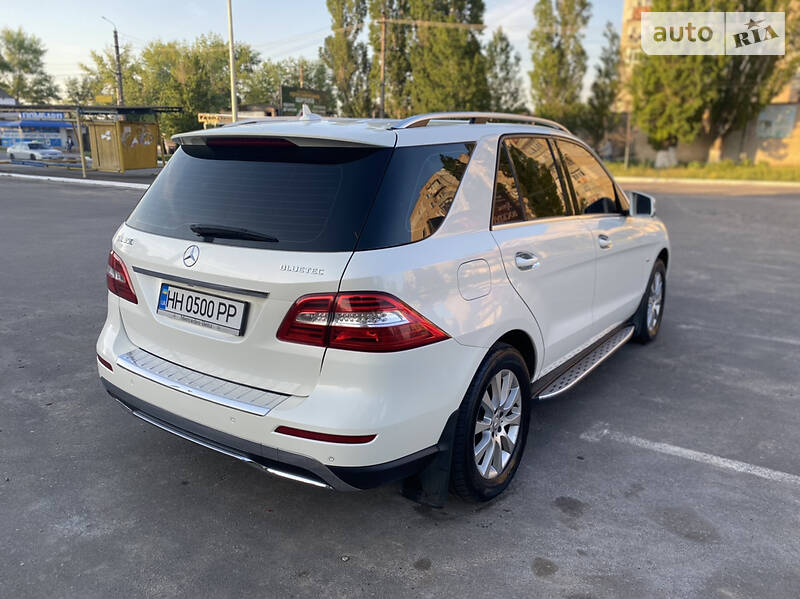 Внедорожник / Кроссовер Mercedes-Benz M-Class 2011 в Одессе