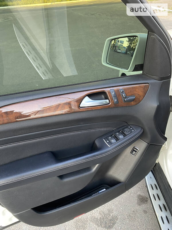 Внедорожник / Кроссовер Mercedes-Benz M-Class 2011 в Одессе