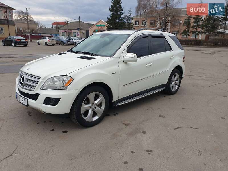 Внедорожник / Кроссовер Mercedes-Benz M-Class 2010 в Гайвороне