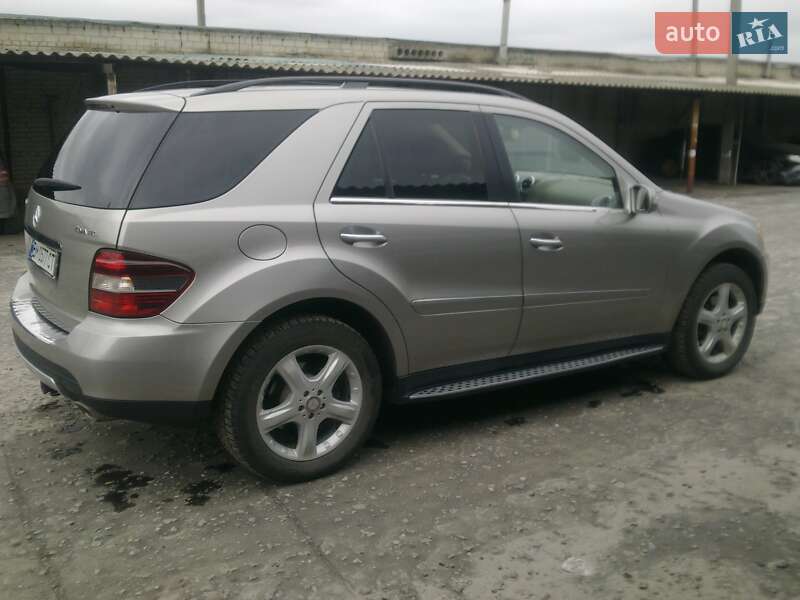 Внедорожник / Кроссовер Mercedes-Benz M-Class 2008 в Сумах
