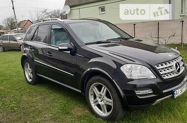 Внедорожник / Кроссовер Mercedes-Benz M-Class 2009 в Киеве