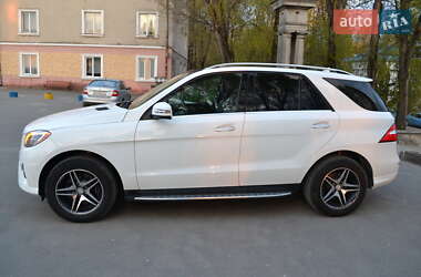 Внедорожник / Кроссовер Mercedes-Benz M-Class 2015 в 