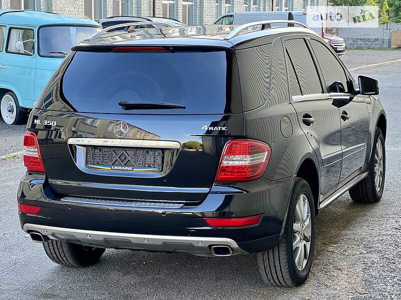 Внедорожник / Кроссовер Mercedes-Benz M-Class 2011 в Киеве