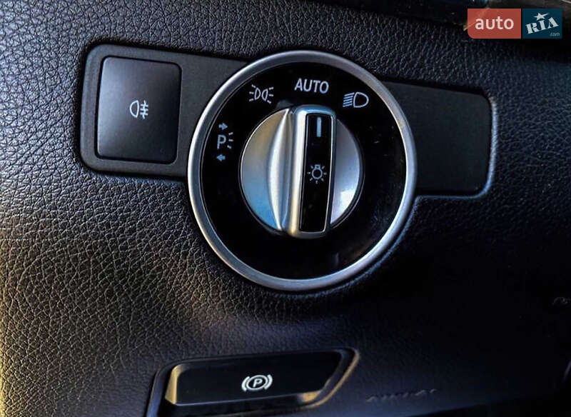 Внедорожник / Кроссовер Mercedes-Benz M-Class 2012 в Киеве