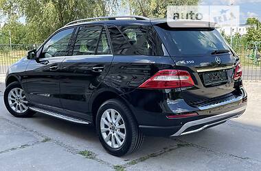 Внедорожник / Кроссовер Mercedes-Benz M-Class 2013 в Киеве