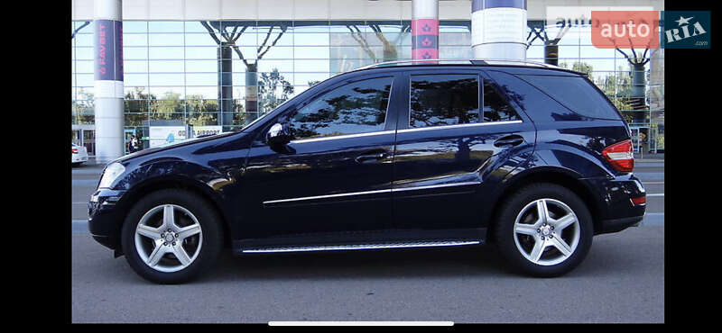 Внедорожник / Кроссовер Mercedes-Benz M-Class 2010 в Одессе