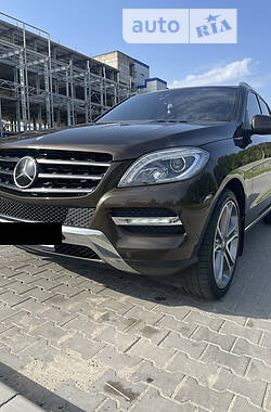 Позашляховик / Кросовер Mercedes-Benz M-Class 2013 в Хмельницькому