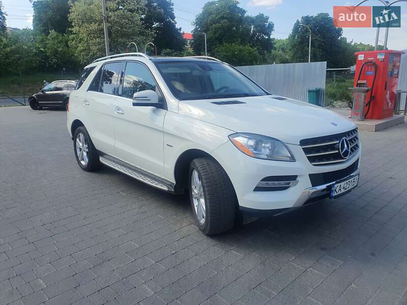 Внедорожник / Кроссовер Mercedes-Benz M-Class 2011 в Киеве