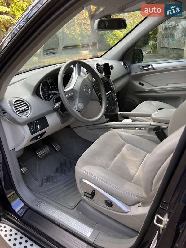 Внедорожник / Кроссовер Mercedes-Benz M-Class 2010 в Одессе