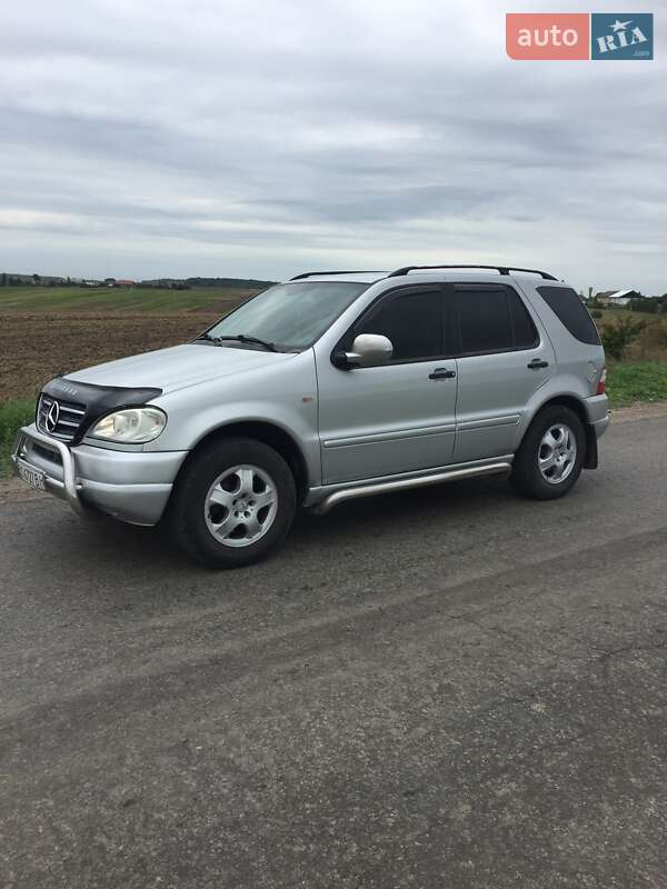 Mercedes-Benz M-Class 2000