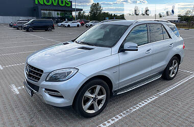 Внедорожник / Кроссовер Mercedes-Benz M-Class 2012 в Киеве