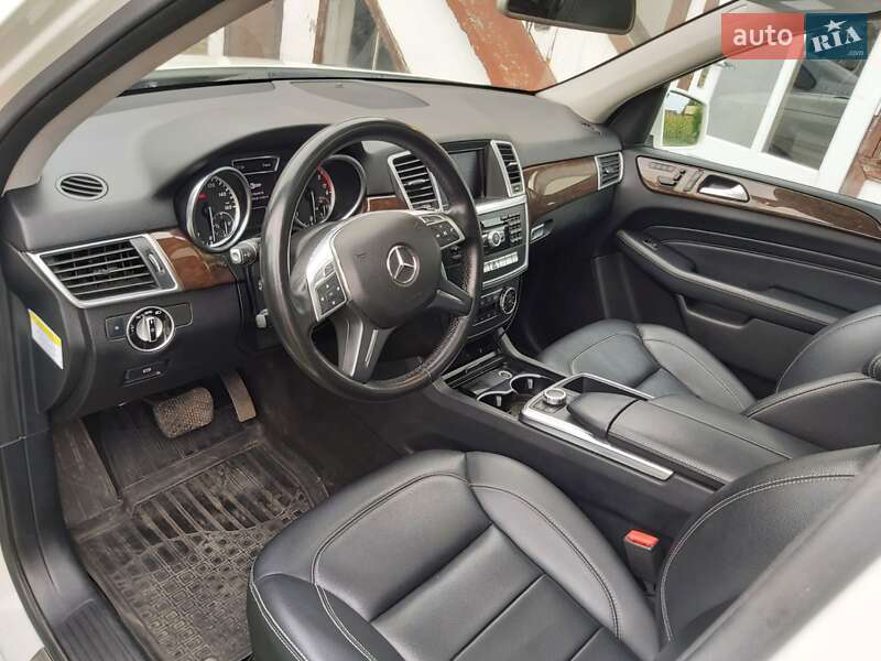 Внедорожник / Кроссовер Mercedes-Benz M-Class 2012 в Черновцах