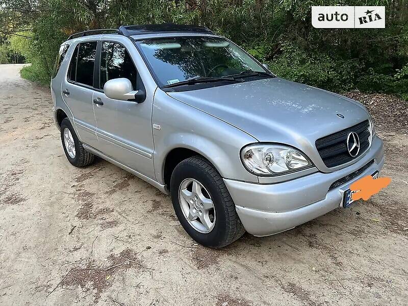 Mercedes-Benz M-Class 2001