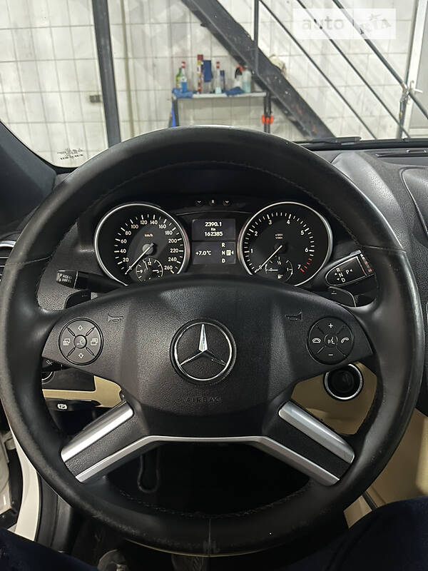 Позашляховик / Кросовер Mercedes-Benz M-Class 2010 в Тернополі фото 14 Позашляховик / Кросовер Mercedes-Benz M-Class 2010 в Тернополі