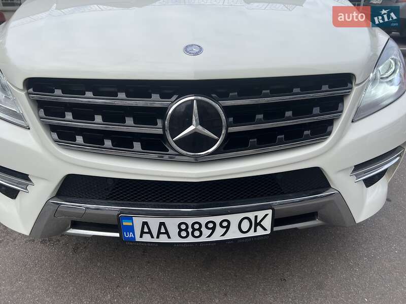 Внедорожник / Кроссовер Mercedes-Benz M-Class 2012 в Киеве