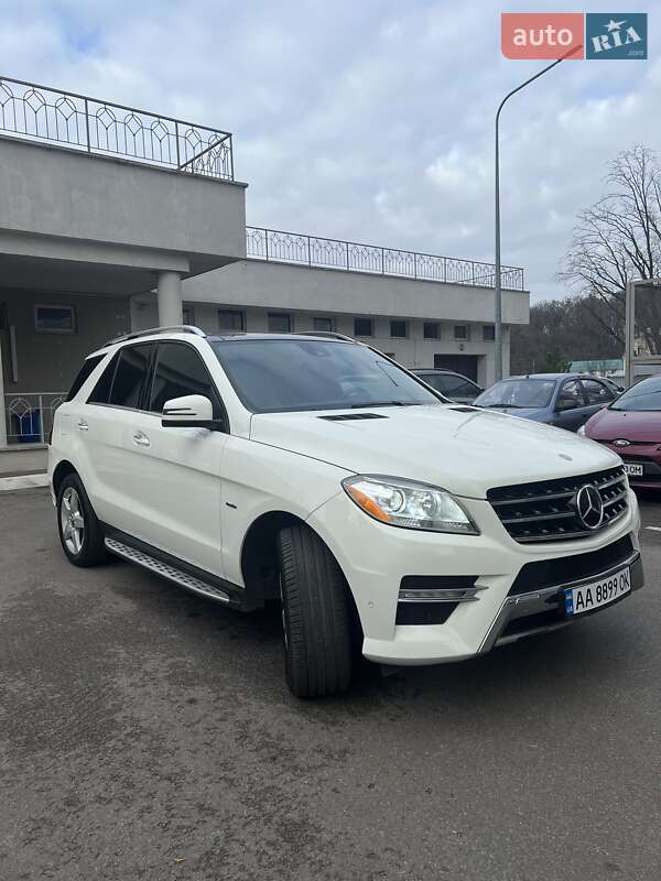 Внедорожник / Кроссовер Mercedes-Benz M-Class 2012 в Киеве