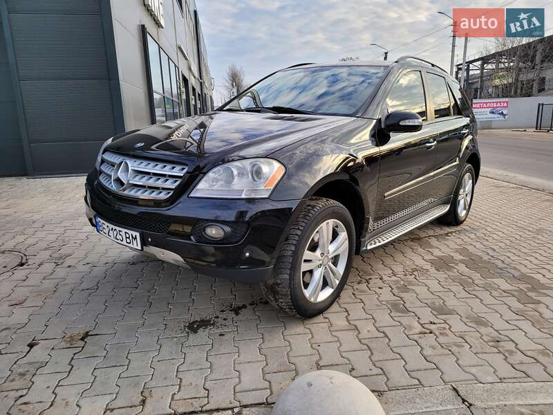 Внедорожник / Кроссовер Mercedes-Benz M-Class 2008 в Черновцах