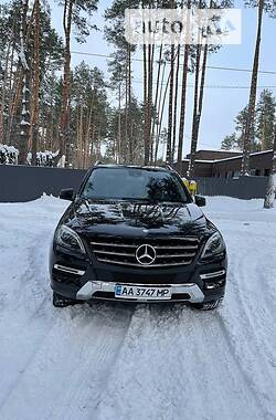 Внедорожник / Кроссовер Mercedes-Benz M-Class 2013 в Киеве