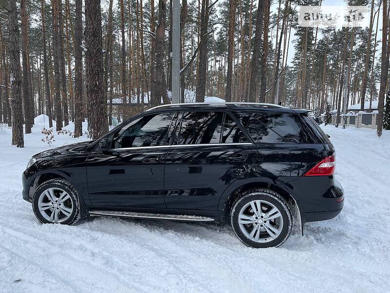 Внедорожник / Кроссовер Mercedes-Benz M-Class 2013 в Киеве