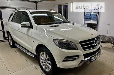 Позашляховик / Кросовер Mercedes-Benz M-Class 2012 в 