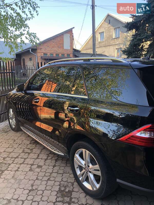 Позашляховик / Кросовер Mercedes-Benz M-Class 2014 в Києві