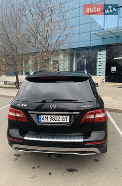 Внедорожник / Кроссовер Mercedes-Benz M-Class 2012 в 