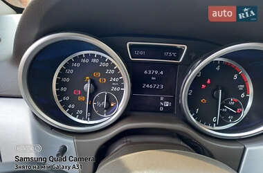 Внедорожник / Кроссовер Mercedes-Benz M-Class 2011 в 