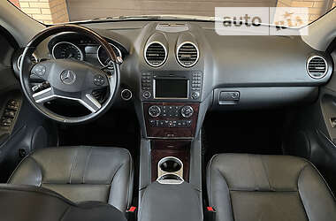 Внедорожник / Кроссовер Mercedes-Benz M-Class 2010 в Киеве