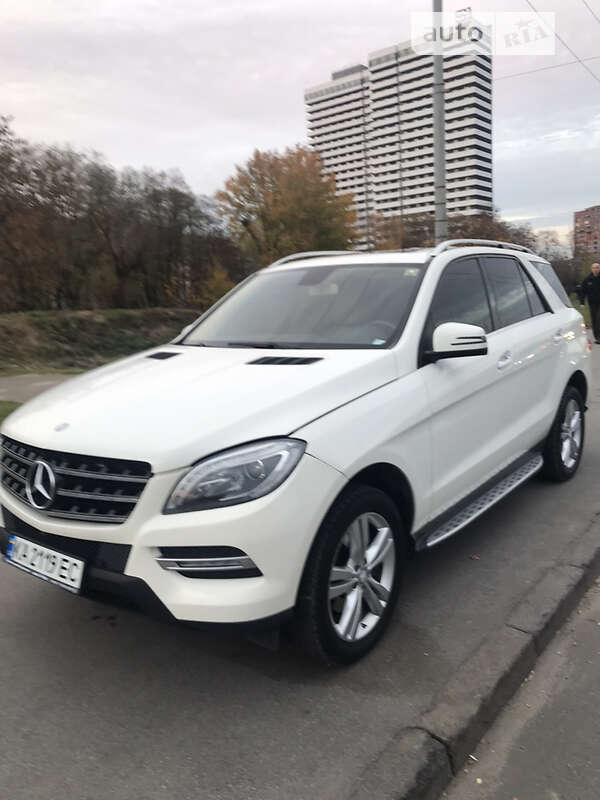 Внедорожник / Кроссовер Mercedes-Benz M-Class 2012 в Киеве