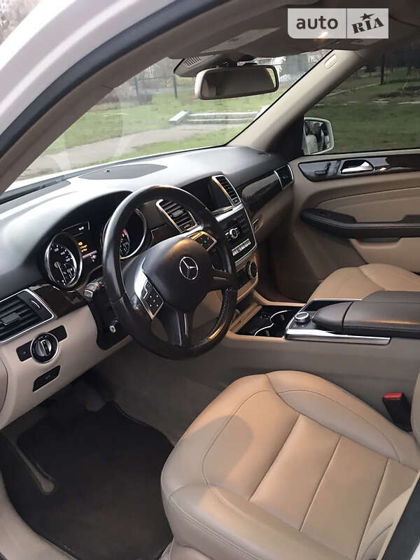 Внедорожник / Кроссовер Mercedes-Benz M-Class 2012 в Киеве