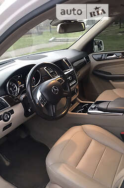 Позашляховик / Кросовер Mercedes-Benz M-Class 2012 в 