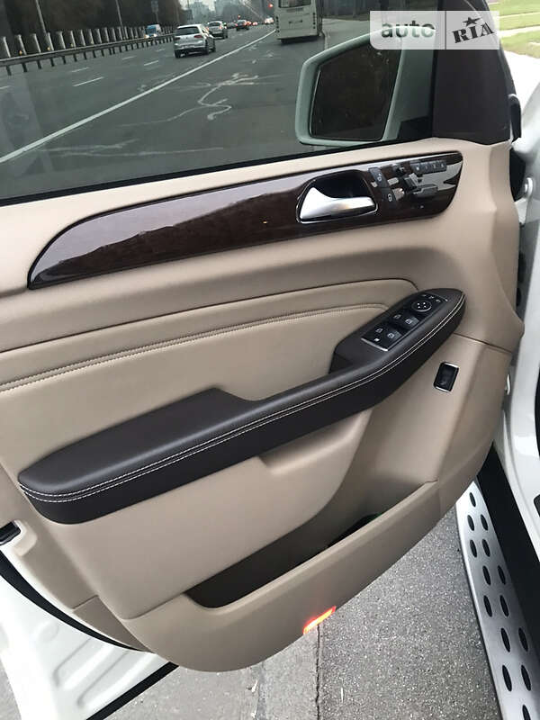 Внедорожник / Кроссовер Mercedes-Benz M-Class 2012 в Киеве