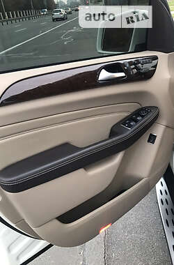 Позашляховик / Кросовер Mercedes-Benz M-Class 2012 в 