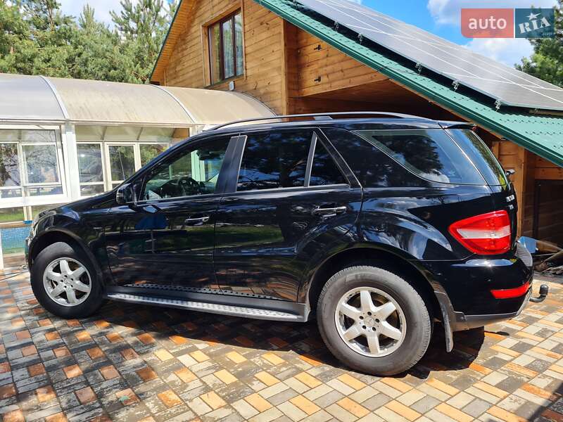 Внедорожник / Кроссовер Mercedes-Benz M-Class 2011 в Боярке