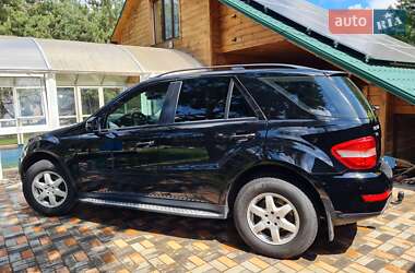 Внедорожник / Кроссовер Mercedes-Benz M-Class 2011 в 