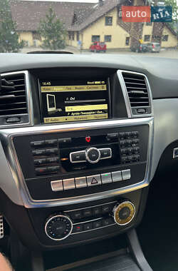Внедорожник / Кроссовер Mercedes-Benz M-Class 2011 в 