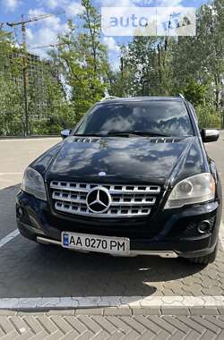 Внедорожник / Кроссовер Mercedes-Benz M-Class 2010 в Киеве