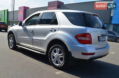 Mercedes-Benz M-Class 2011 Mercedes-Benz M-Class 2011