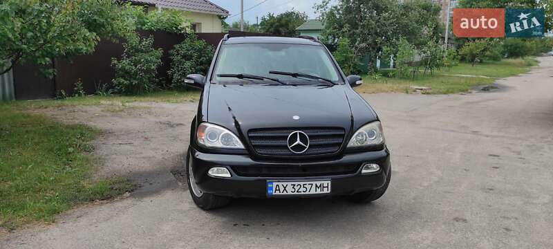 Mercedes-Benz M-Class 2004